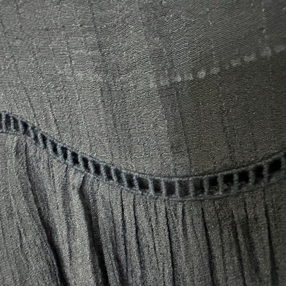 Umgee Womens Floral Embroidered Short Sleeve Blouse Size Small Black Ruffle - Picture 4 of 7